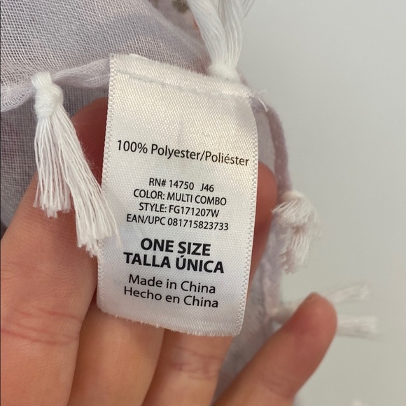 Floral Scarf with Tassels - Picture 4 of 5